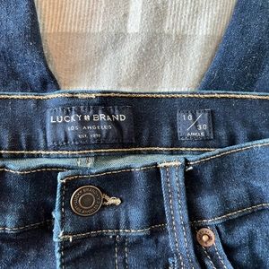 Lucky Brand Ankle Jeans - great dark denim wash